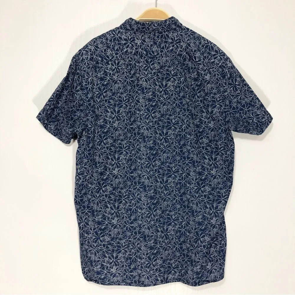 Banana Republic Shirt Mens Large Blue White Camden Fit Floral Short Sleeves